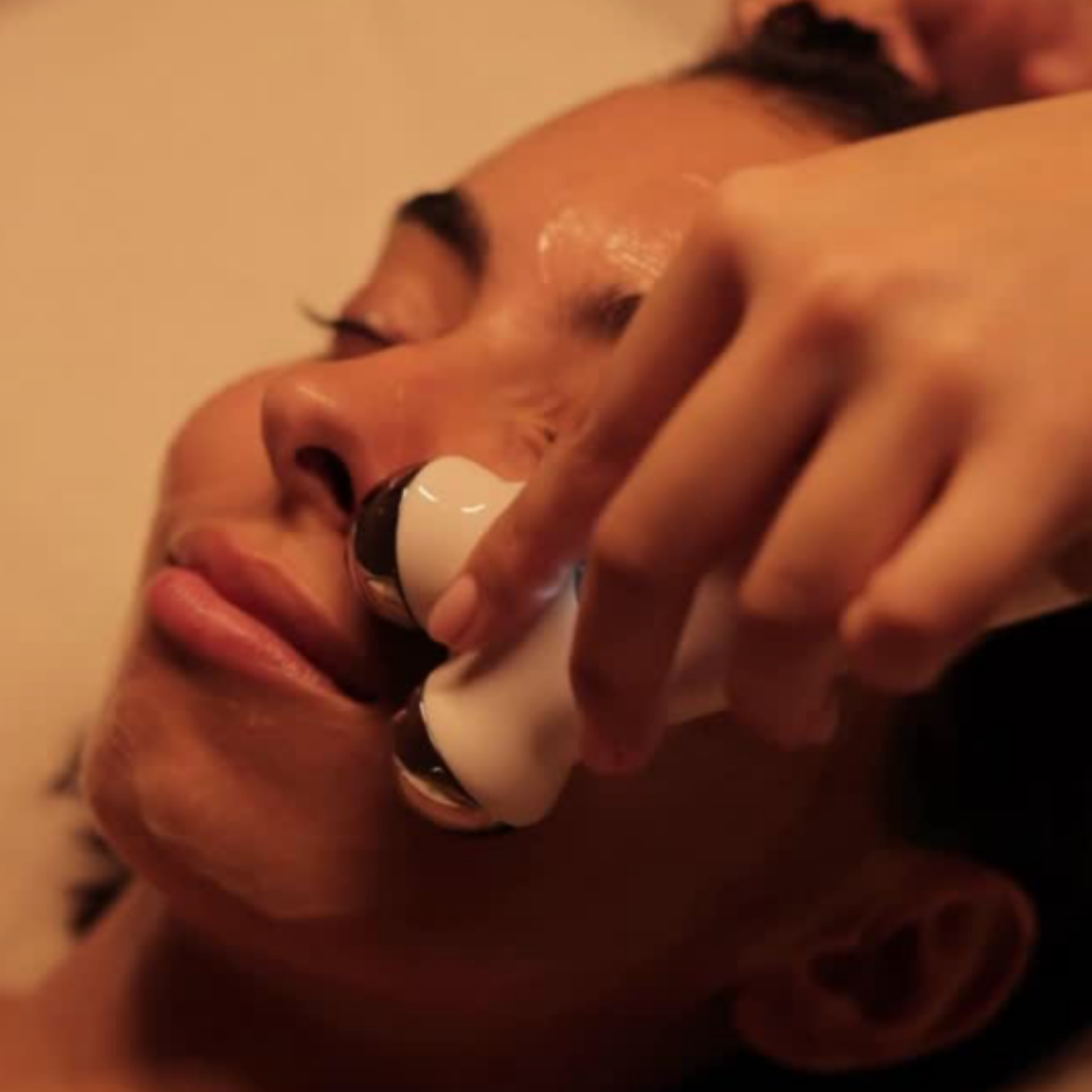 Vitamin C Glow Facial: Brighten Dull Skin & Restore Radiance Naturally