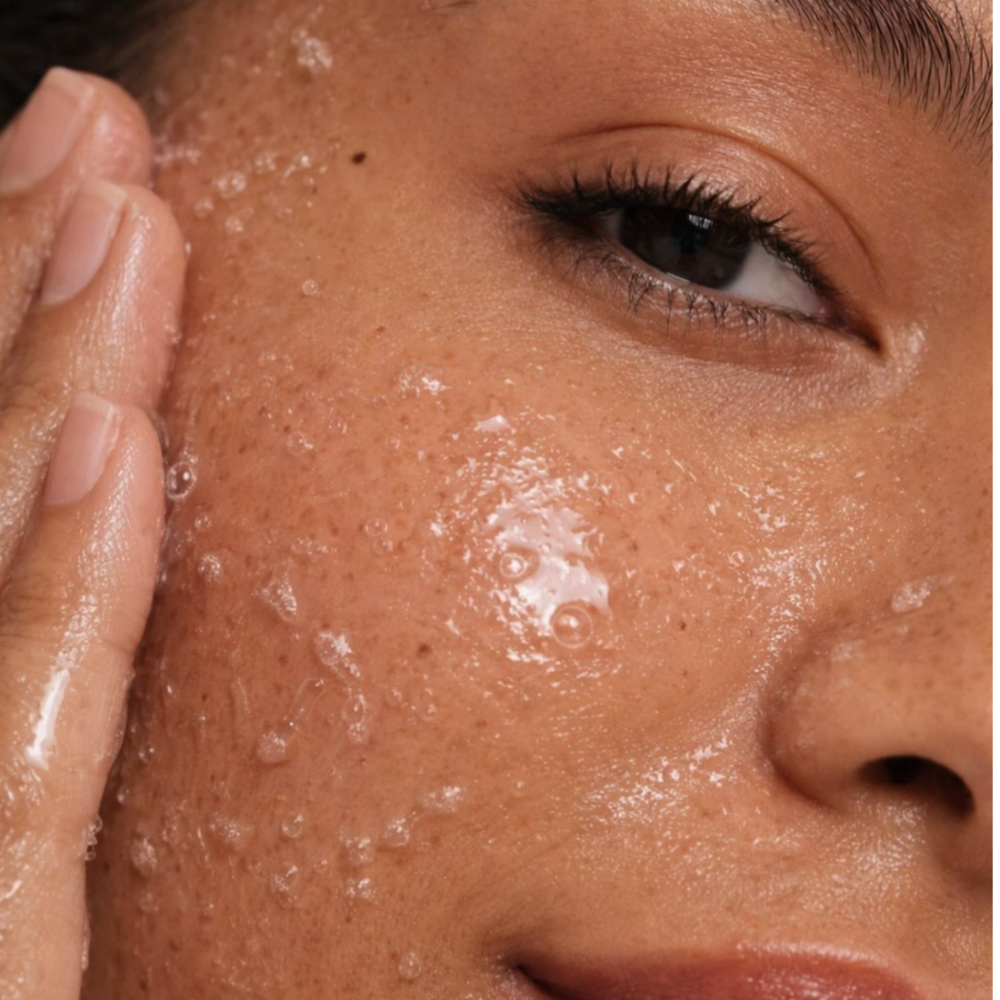 Deep Hydration Facial: Restore Dry, Dull & Dehydrated Skin Naturally